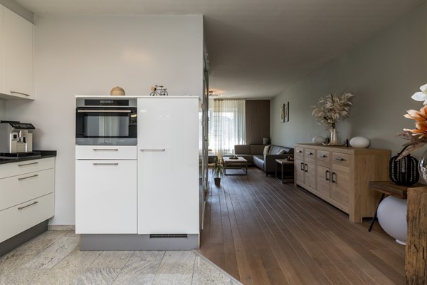 Foto - Te koop: Ruime gemoderniseerde instapklare hoekwoning met veel woonoppervlakte en tuin in de wijk Pronsebroek te Heerlen